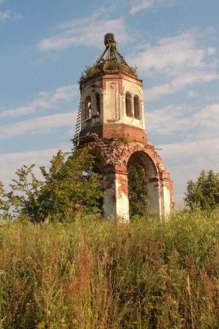 Руины Свято-Ефросиниевской церкви